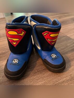 DC Comics Man of Steel Superman Light-Up Winter Snow Boots Boys Size 12